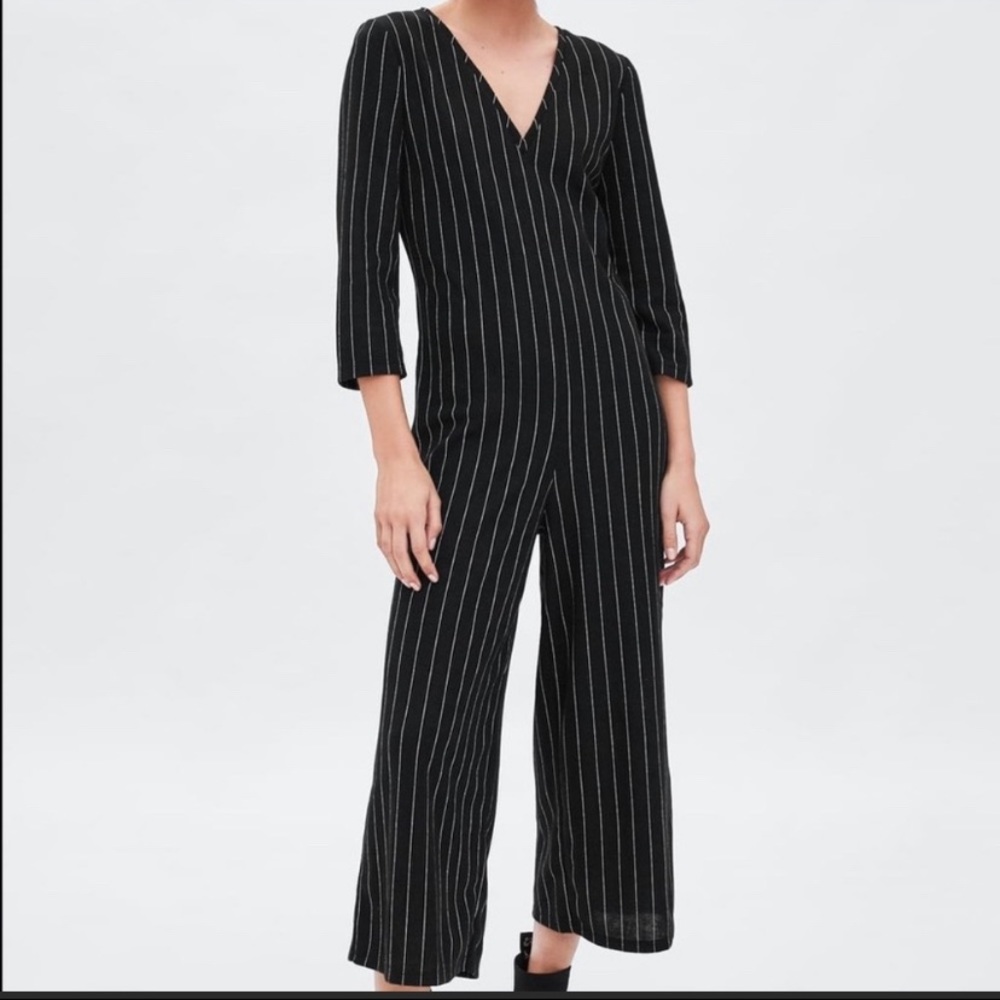 Zara Pinstriped  Cropped Jumpsuit Size Small